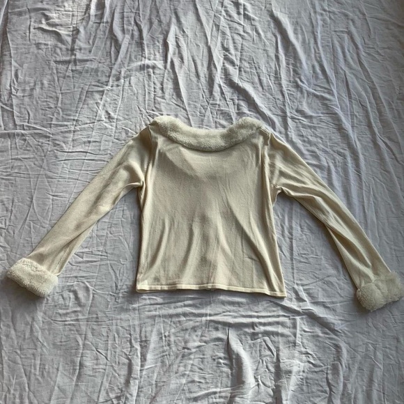 Vintage Mantles Cream/White Long Sleeve Faux Fur Trimmed Zipper Cardigan Sweater - Picture 3 of 4